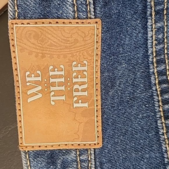 *NWT* WE THE FREE Ava High Rise Boot Cut Jeans Timeless Blue, size 29 - Picture 8 of 9